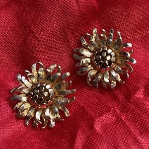 Vintage 1950s Monet Gold Cornflower Clip Earrings